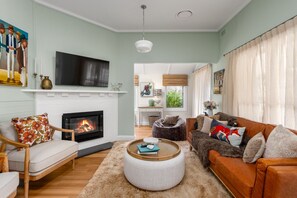 TV, fireplace, stereo