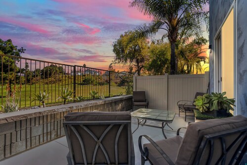 Cozy 2-bedroom townhome elegant modern charming Chula Vista  front golf course