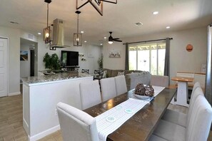 Dining - Charming 5BR w/ Heated^ Pool/Hot Tub/BBQ/Mtn Views (Tucson)