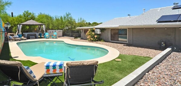 Outdoor pool, a heated pool - Charming 5BR w/ Heated^ Pool/Hot Tub/BBQ/Mtn Views (Tucson)