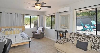Charming 5BR w/ Heated Pool/Hot Tub/BBQ/Mtn Views