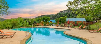 The View Cabin King Bed: Texas Hill Country Resort