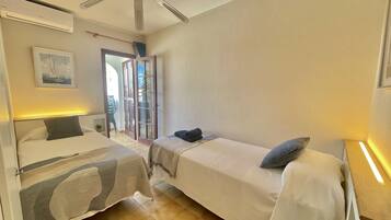 Iron/ironing board, travel cot, free WiFi, bed sheets