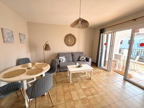 TV - Oasis Cala’n Porter (Cala'N Porter)