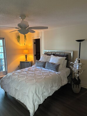 3 bedrooms, in-room safe, iron/ironing board, free WiFi