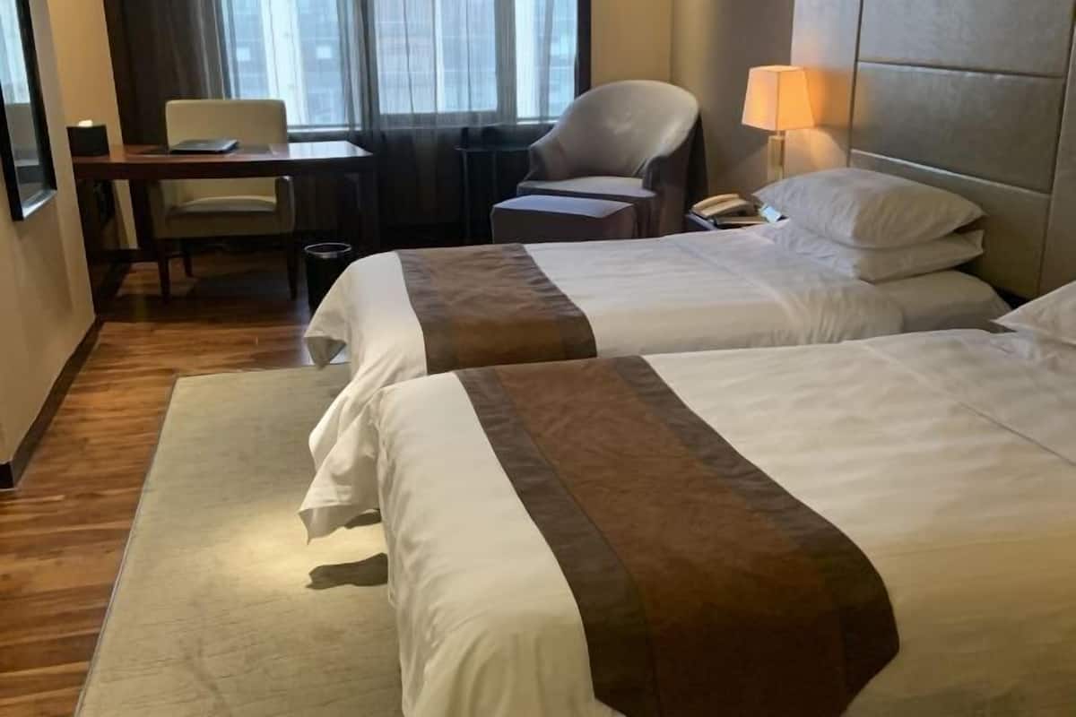1 bedroom, in-room safe, desk, laptop workspace