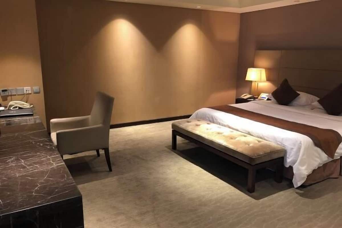 1 bedroom, in-room safe, desk, laptop workspace