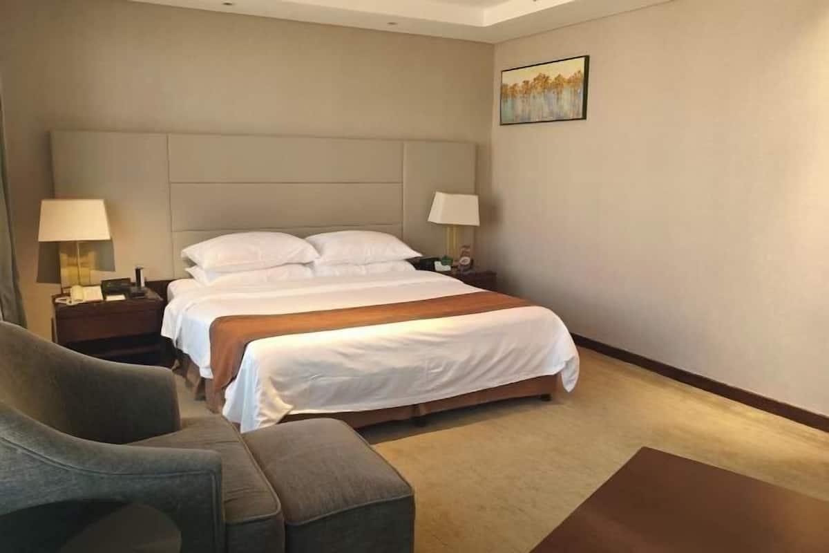 1 bedroom, in-room safe, desk, laptop workspace