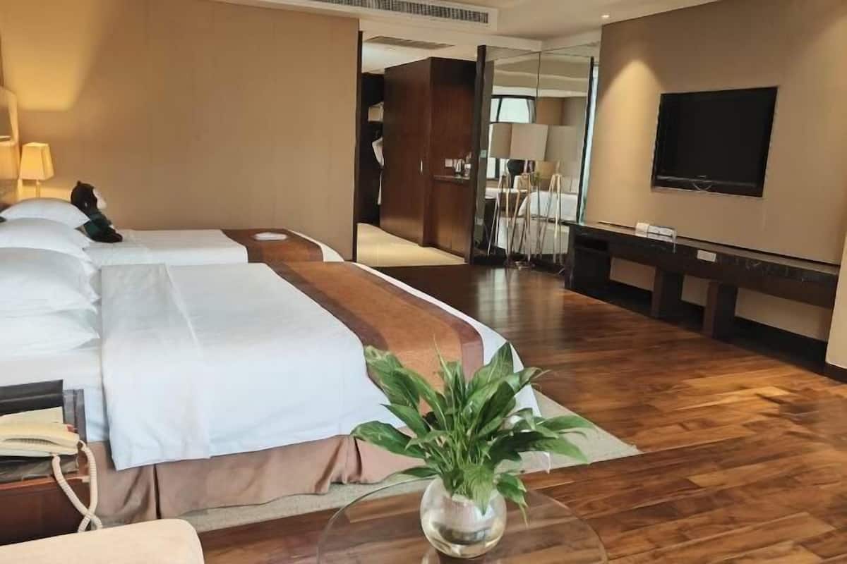 1 bedroom, in-room safe, desk, laptop workspace
