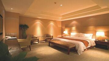 In-room safe, desk, laptop workspace, blackout drapes