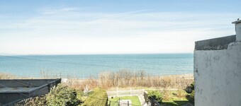 Stunning Sea View Blue Haven in Penmaenmawr