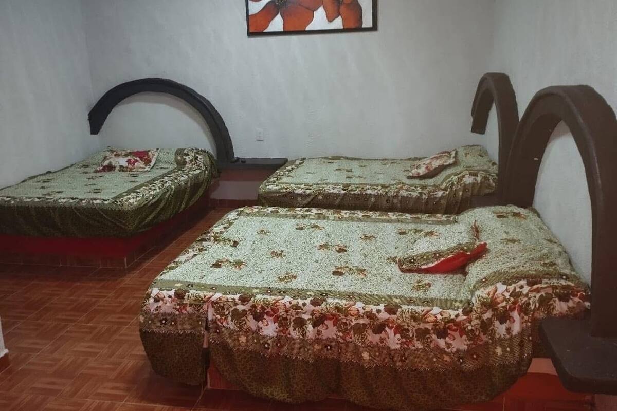 Classic Triple Room | Laptop workspace, WiFi (free)