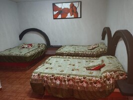 Espacio para trabajar con laptop y wifi gratis 