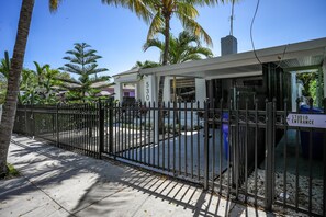 Property grounds - Sri House Studio2- Free Parking (Miami)