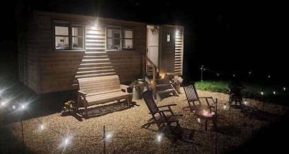 Luxury Shepherds Hut  set in a countryside setting