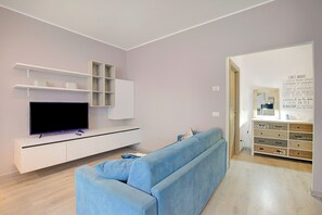 TV - Riva Nest, Riva del Garda, Italy (Riva del Garda)