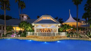Outdoor pool - Spacious 2 Bed, 2 Bath Villa in Marriott's Cypress Harbour Villas (Orlando)