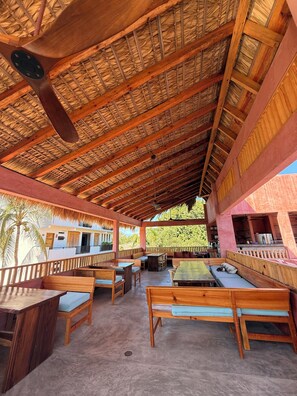 Terrace/patio - Casa Malagua Hotel Boutique (Santa Maria Colotepec)