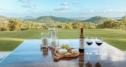 Ocean views. Close to Coolum Beach. Pet friendly. Firepit. Sleeps 11.