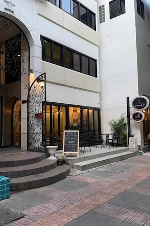 Exterior - BnB98 Silom Hotel (Bangkok)
