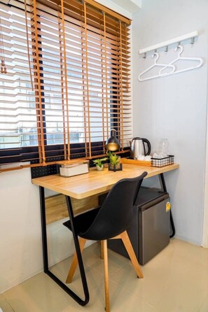 Deluxe Twin Room | Desk, free WiFi - BnB98 Silom Hotel (Bangkok)