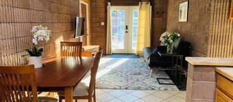 Charming 1-bedroom guest suite with a hot tub and close to trails.