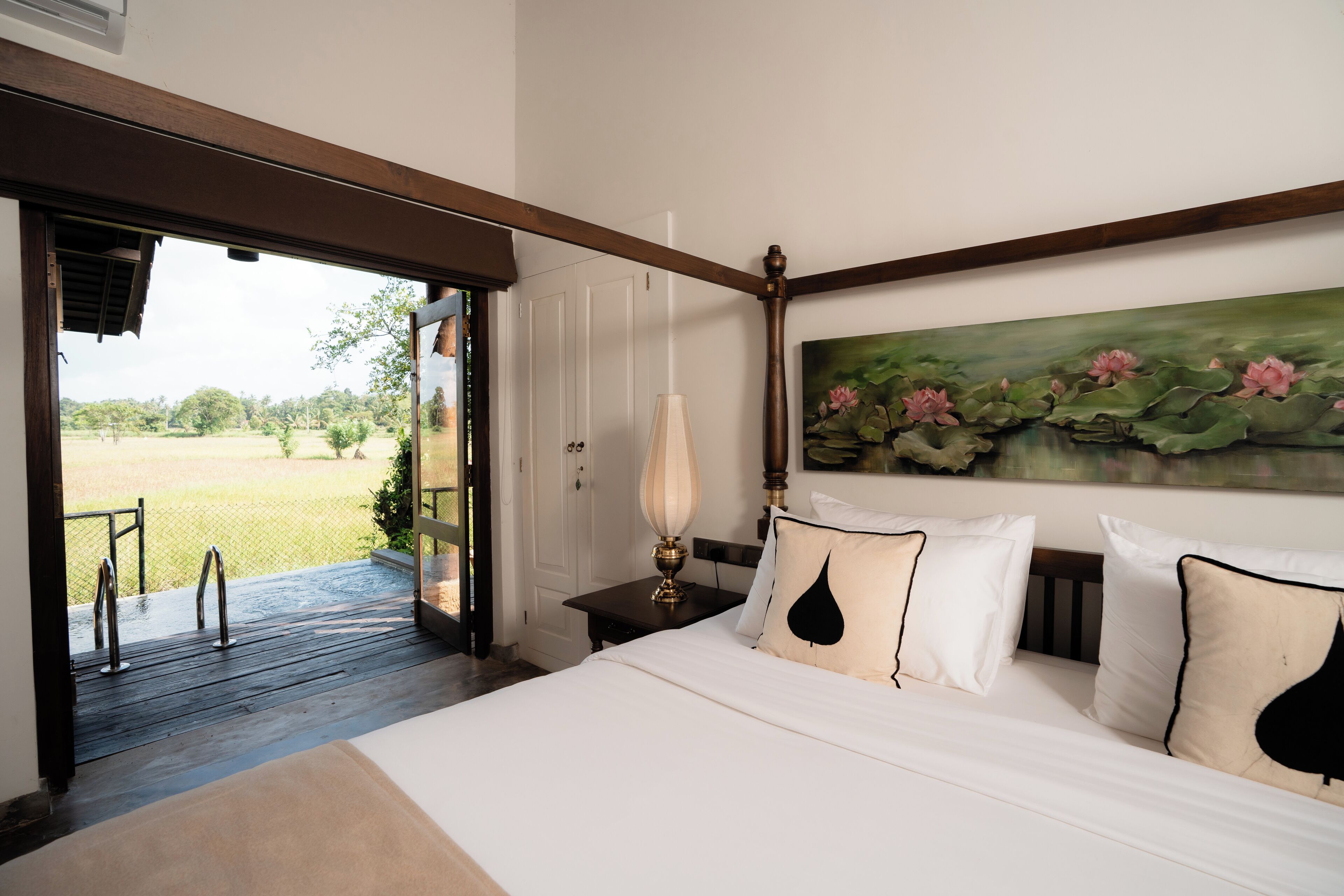 1 habitación, caja de seguridad en la habitación y escritorio 