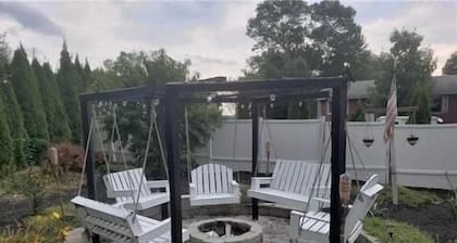 Peaceful Oasis in Naugatuck - Charming 3-Bedroom Home with serene backyard.