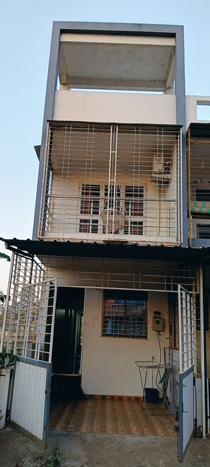 Exterior - Charming 2-bedroom with living space bungalow in peaceful Trimbak with AC (Trimbak)