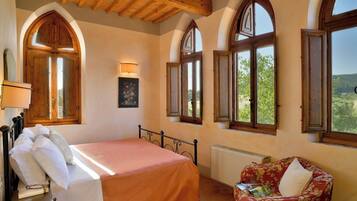 9 camere, ferro/asse da stiro, Wi-Fi