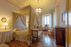 8 habitaciones, wifi y acceso para silla de ruedas 