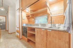 Fridge, oven