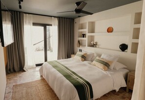 1 bedroom, desk, WiFi, bed sheets