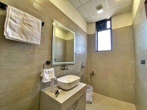 Premium Double Room, Balcony, City View | Bathroom | Shower, rainfall showerhead, free toiletries, bidet - Luxe Stays (Jaipur)