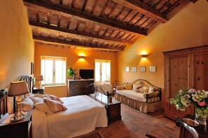 10 bedrooms, WiFi