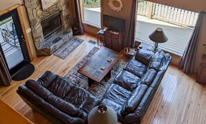 Televisión, chimenea