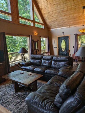 TV, fireplace - Experience serene mountain views at Heaven on Earth (Bryson City)