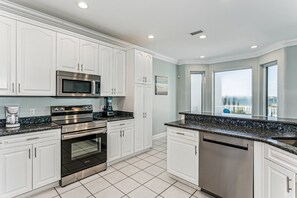 Kühlschrank, Mikrowelle, Geschirrspüler