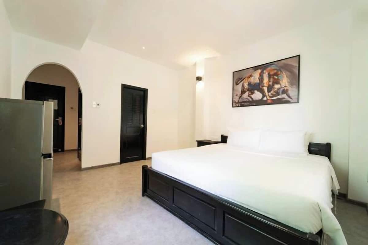 Literie de qualité supérieure, surmatelas, minibar, bureau