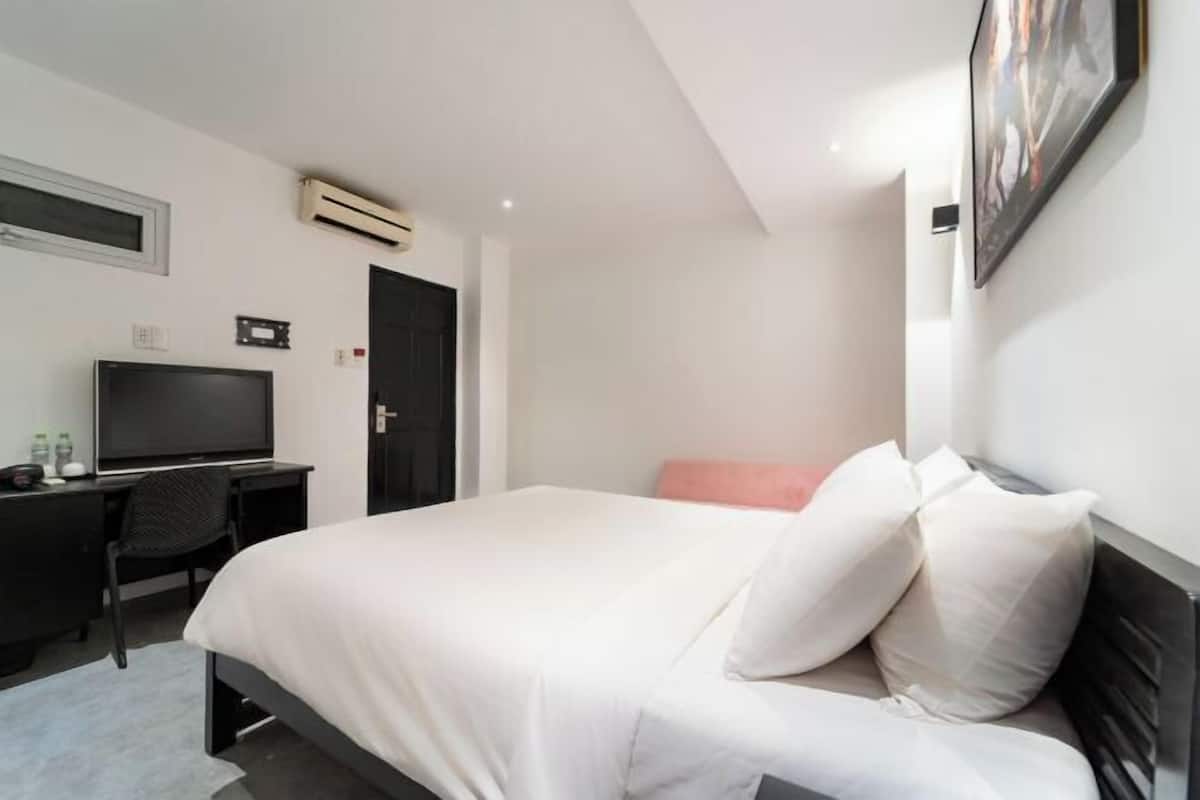 Literie de qualité supérieure, surmatelas, minibar, bureau