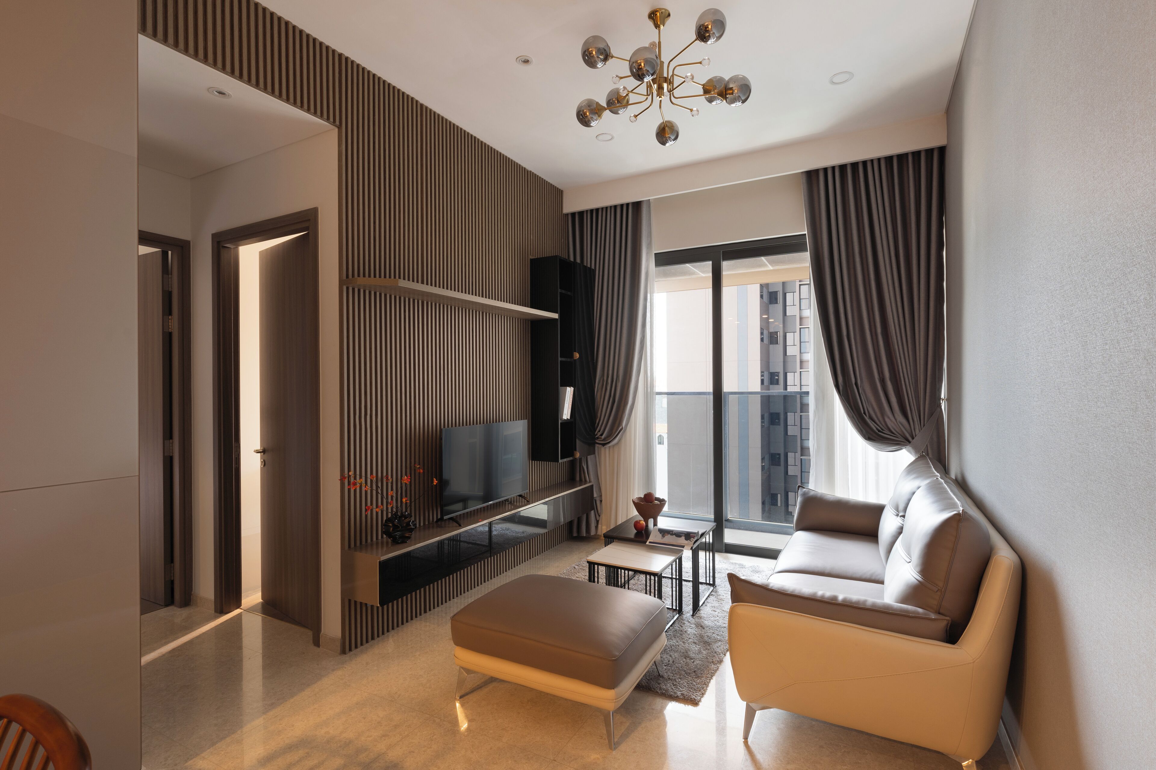 Suíte presidencial, 2 quartos, acesso ao Club Lounge, vista para a cidade | Área de estar | Smart TV 65 polegadas com canais a cabo, Netflix, smart speakers