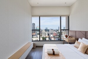 Familiesuite, 3 soverom, Club Lounge-tilgang, byutsikt | Utsikt fra rommet