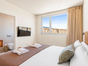 3 chambres, fer et planche Ă repasser, lit parapluie, accĂšs Internet