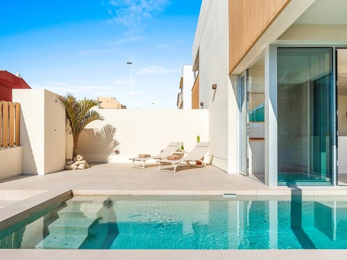 Villa los Linos with heated plunge pool and garden