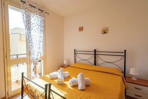 Maison Familiale, 2 chambres, 2 salles de bains (Villino Sole 2 AIRCO Near Beach &)