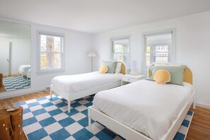 4 bedrooms, WiFi, bed sheets