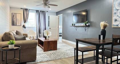 City View Newly Renovated 5 Beds with Free Parking