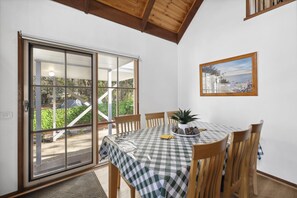 Dining - Coastal Cottage (Anglesea)
