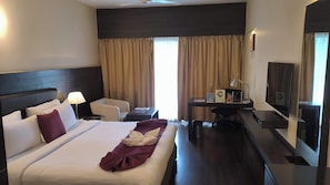 Deluxe Double Room, Balcony, Pool View