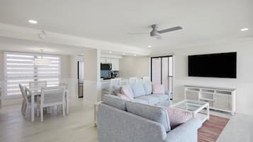 Televisión y oficina